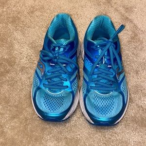 Saucony Everun running shoes